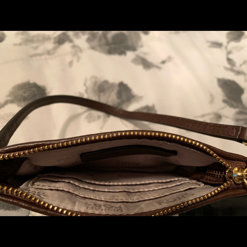 MK - Picture 3 of 5